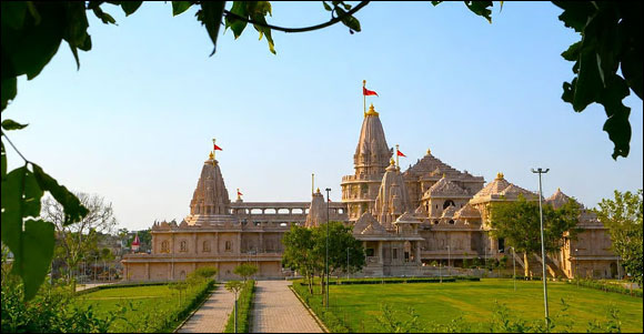 રામ મંદિર દાન વિવાદ વચ્ચે ૨૦૨૭ની ચૂંટણી પૂર્વે સંતોને રીઝવવા RSS...