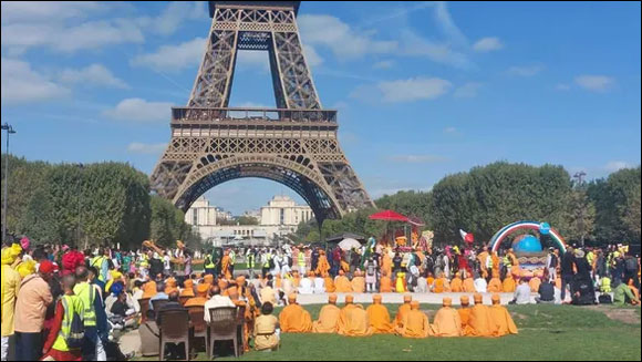 એફિલ ટાવર બંધ થવાના વિવાદ પર BAPS ની મોટી સ્પષ્ટતા: 'મહિલા...
