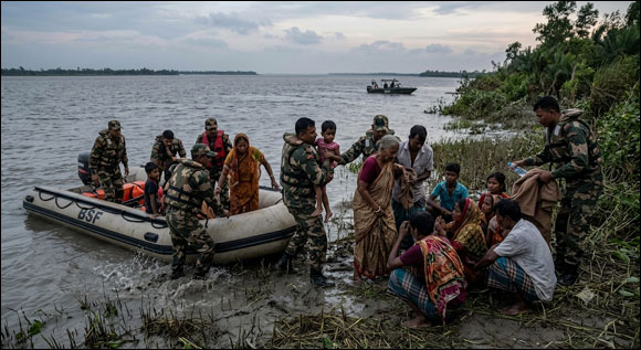 BSF એ ગંગા નદીમાં ડૂબતા 10 બાંગ્લાદેશી નાગરિકોને બચાવ્યા