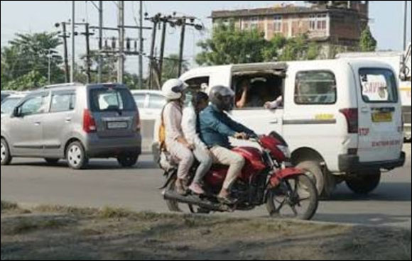 મુંબઈમાં રોંગ સાઈડ વાહન ચલાવનારાઓ પર ટ્રાફિક પોલીસનું કડક વલણ:...